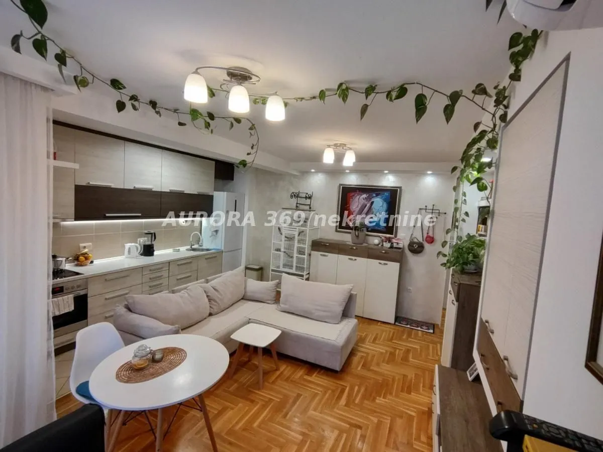 Prodaja, jednosoban stan, 42m², Grbavica, Novi Sad Sve Podlokacije
