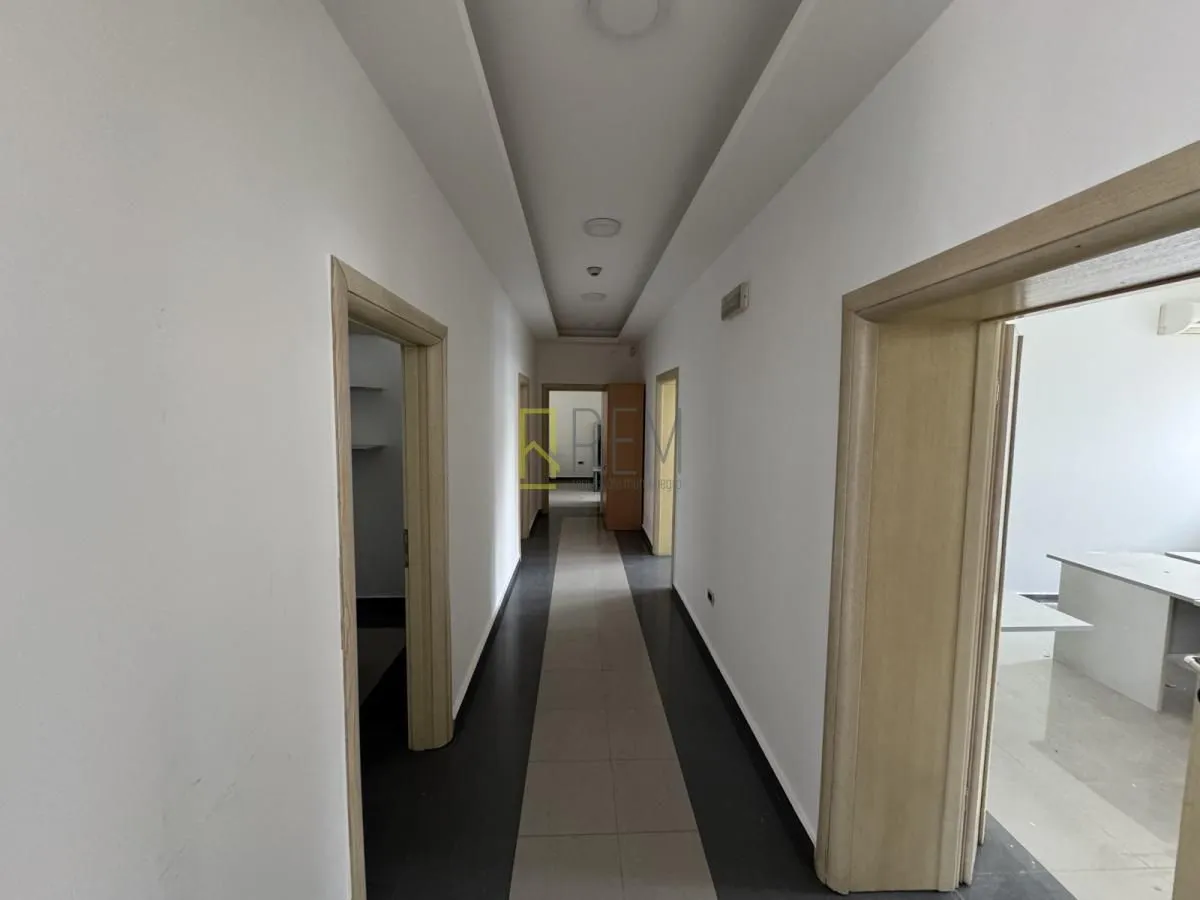 Rent, office space, 240m², Drač, Podgorica