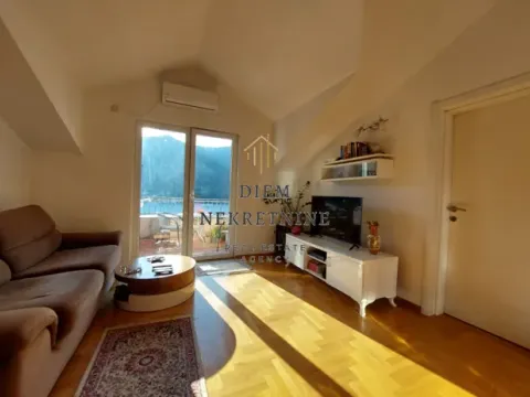 Prodaja, dvosoban stan, 62m², Dobrota, Kotor - image 1