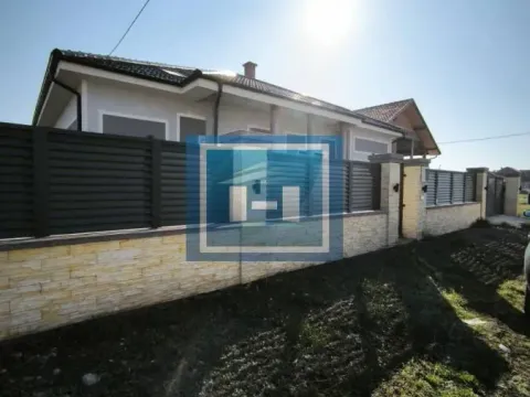 Sale, house, 400m², Varvarin, Srbija - image 17