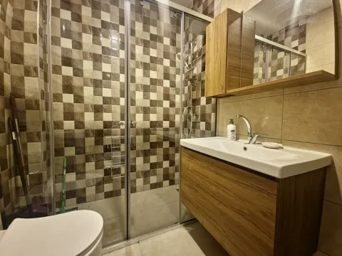 Rent, two bedroom apartment, 70m², Budva, Crna Gora - image 14
