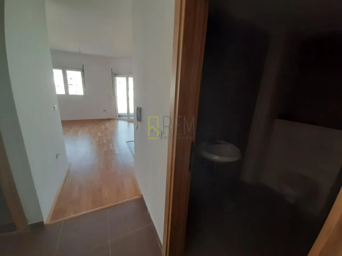 Prodaja, dvosoban stan, 58m², Stari Aerodrom, Podgorica