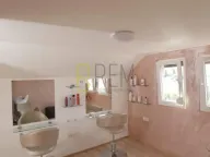 Izdavanje, kuća, 250m², Tološi, Podgorica - image 15