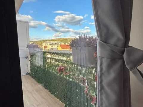 Izdavanje, dvosoban stan, 68m², Blok 9, Podgorica - image 10