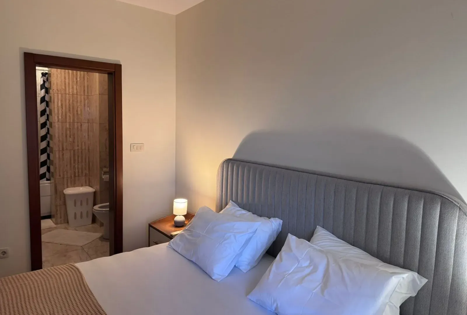 Rent, one bedroom apartment, 70m², Bečići, Budva