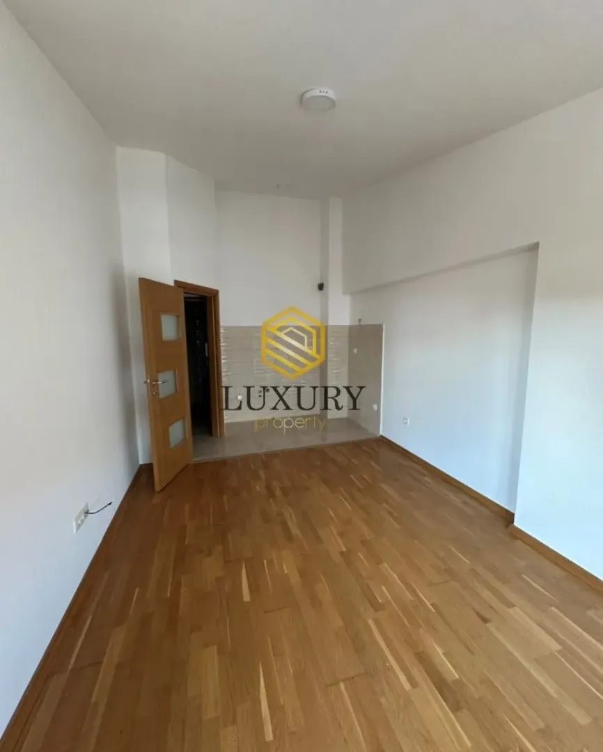 Prodaja, dvosoban stan, 60m², 1 maj, Podgorica