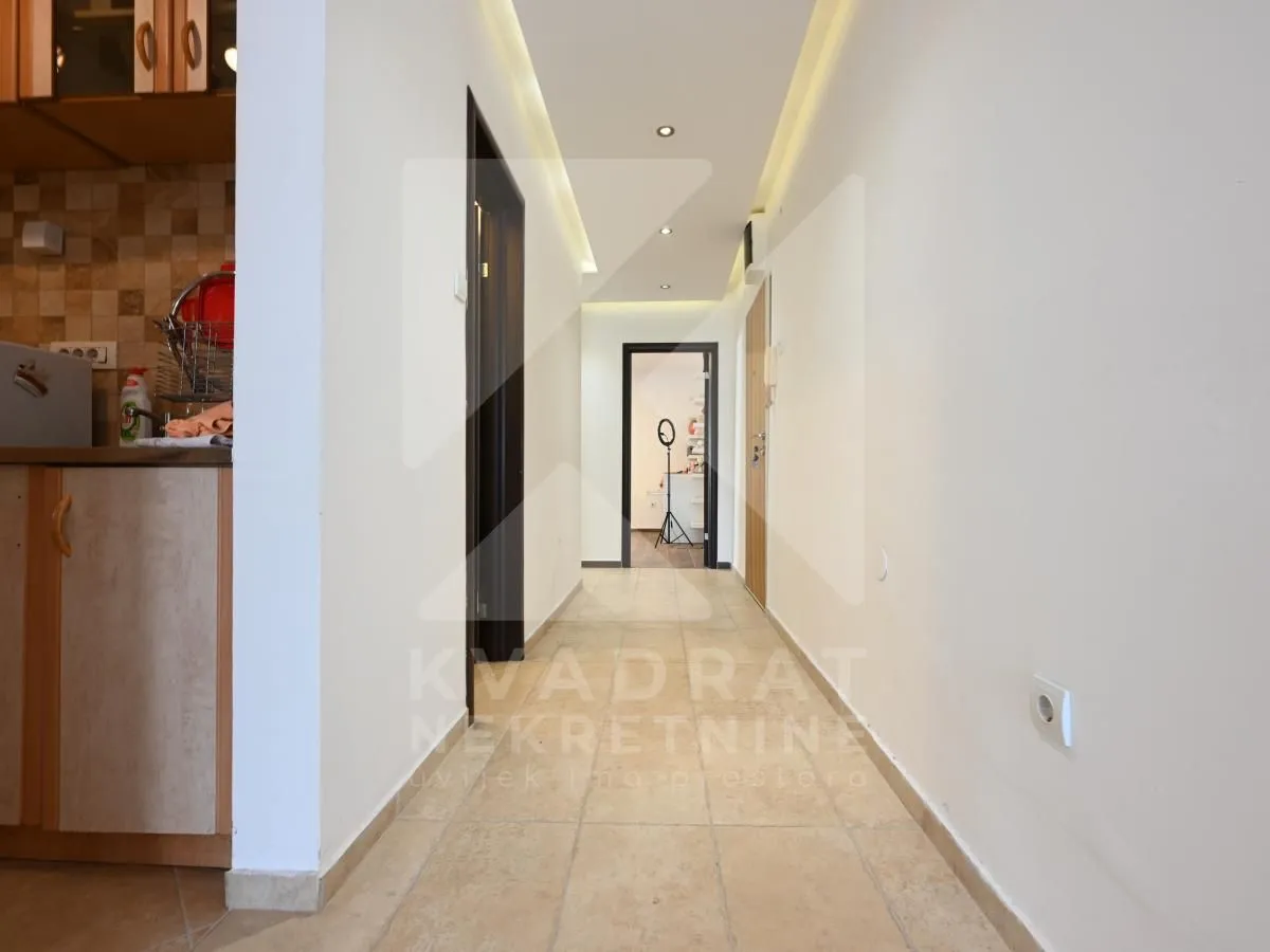 Rent, office space, 80m², Blok 5, Podgorica