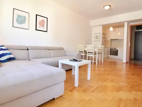 Rent, one bedroom apartment, 45m², Rozino, Budva - image 2