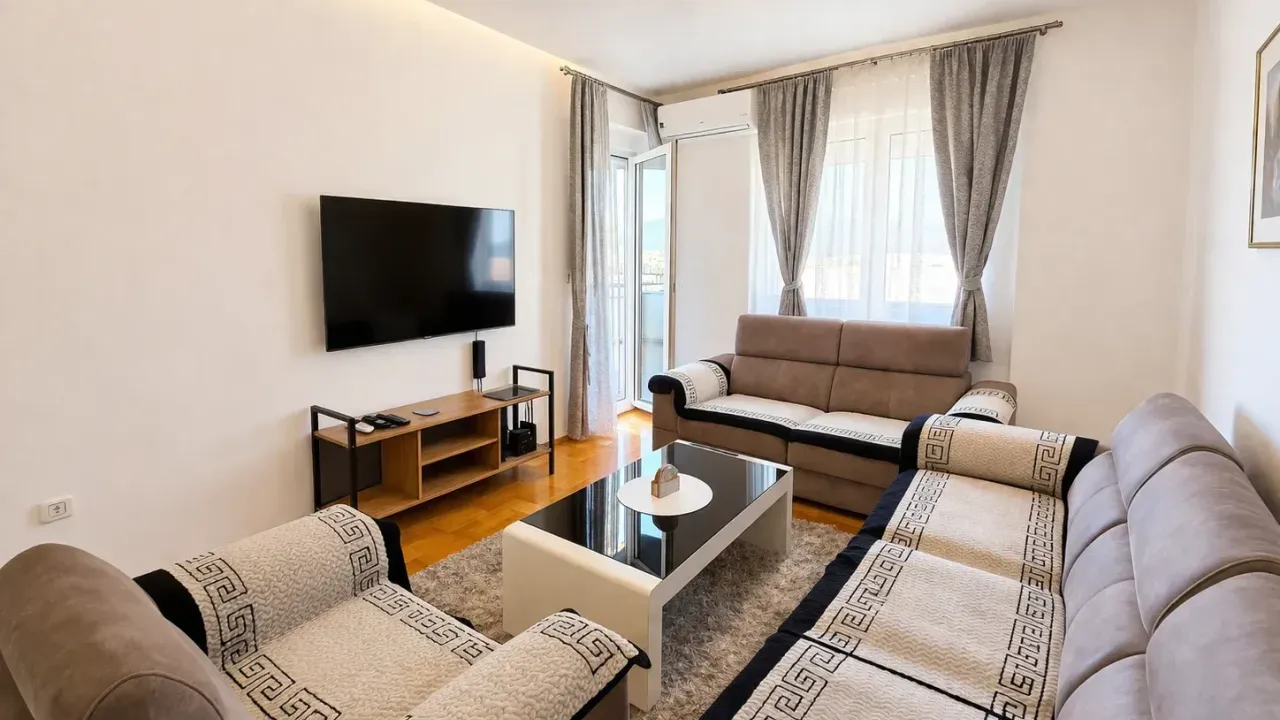 Rent, apartment, 70m², Tivat, Crna Gora