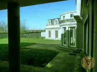 Izdavanje, kuća, 900m², Jajinci, Voždovac Sve Podlokacije - image 3