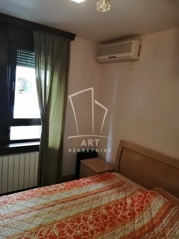 Prodaja, četvorosoban stan, 109m², Crveni Krst, Beograd