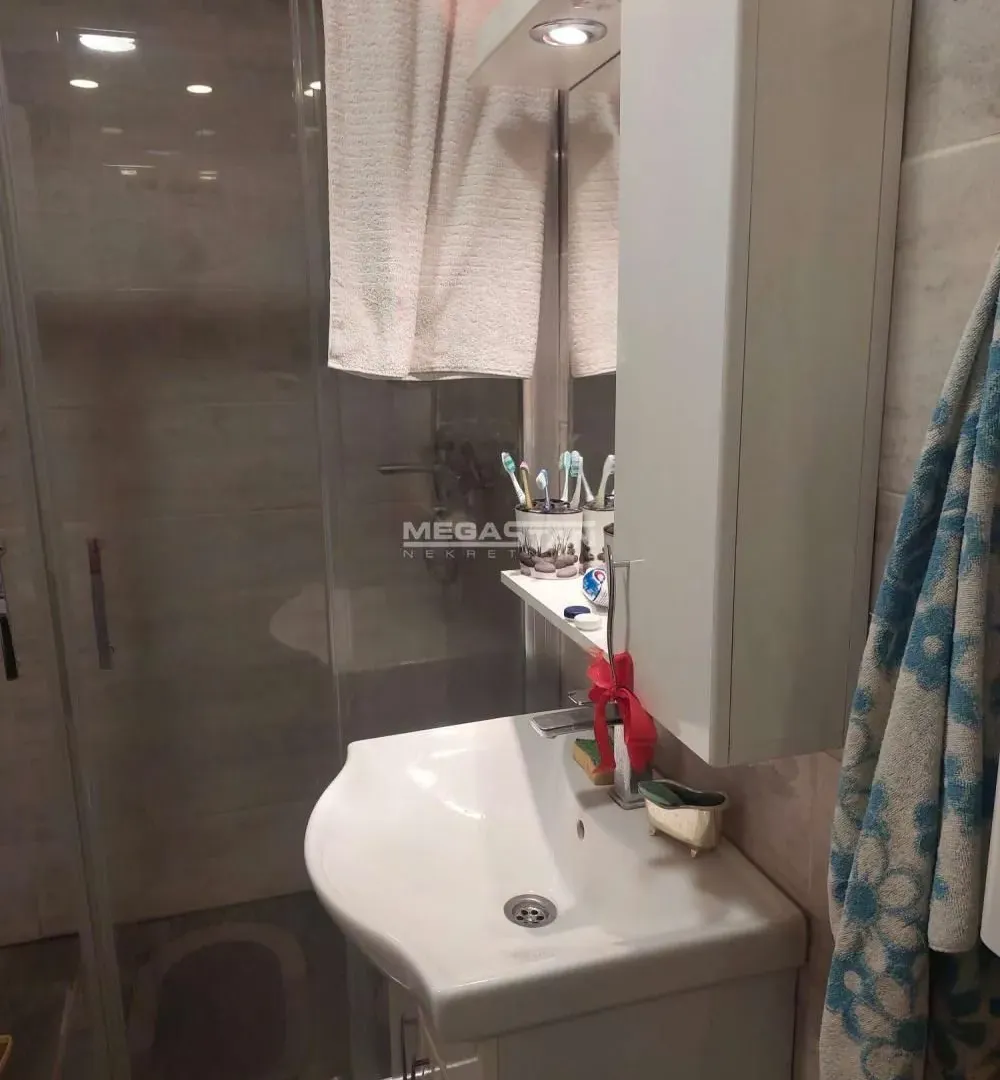 Prodaja, trosoban stan, 82m², Klinički Centar, Beograd