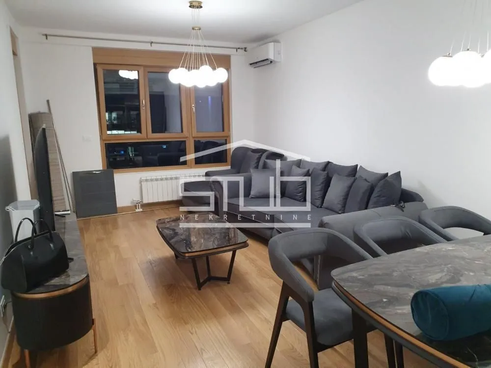 Izdavanje, trosoban stan, 105m², Novi Beograd Blok 65, Novi Beograd Sve Podlokacije