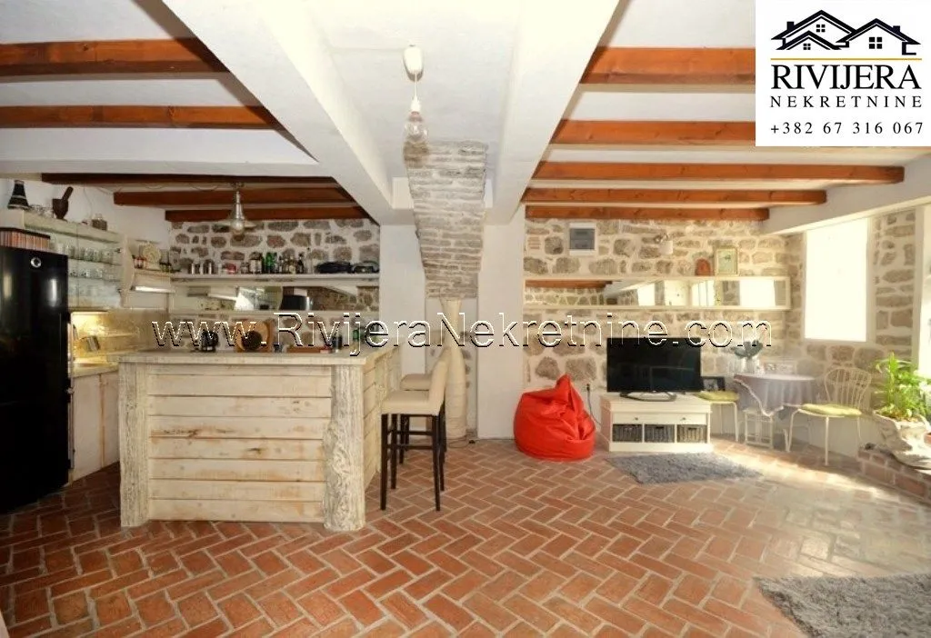 Prodaja, dvosoban stan, 106m², Centar, Herceg Novi