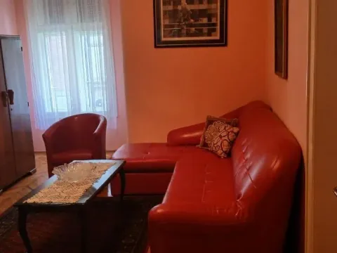Izdavanje, trosoban stan, 84m², Stari Grad, Beograd