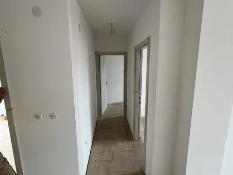 Prodaja, četvorosoban stan, 75m², Centar, Niš - image 4