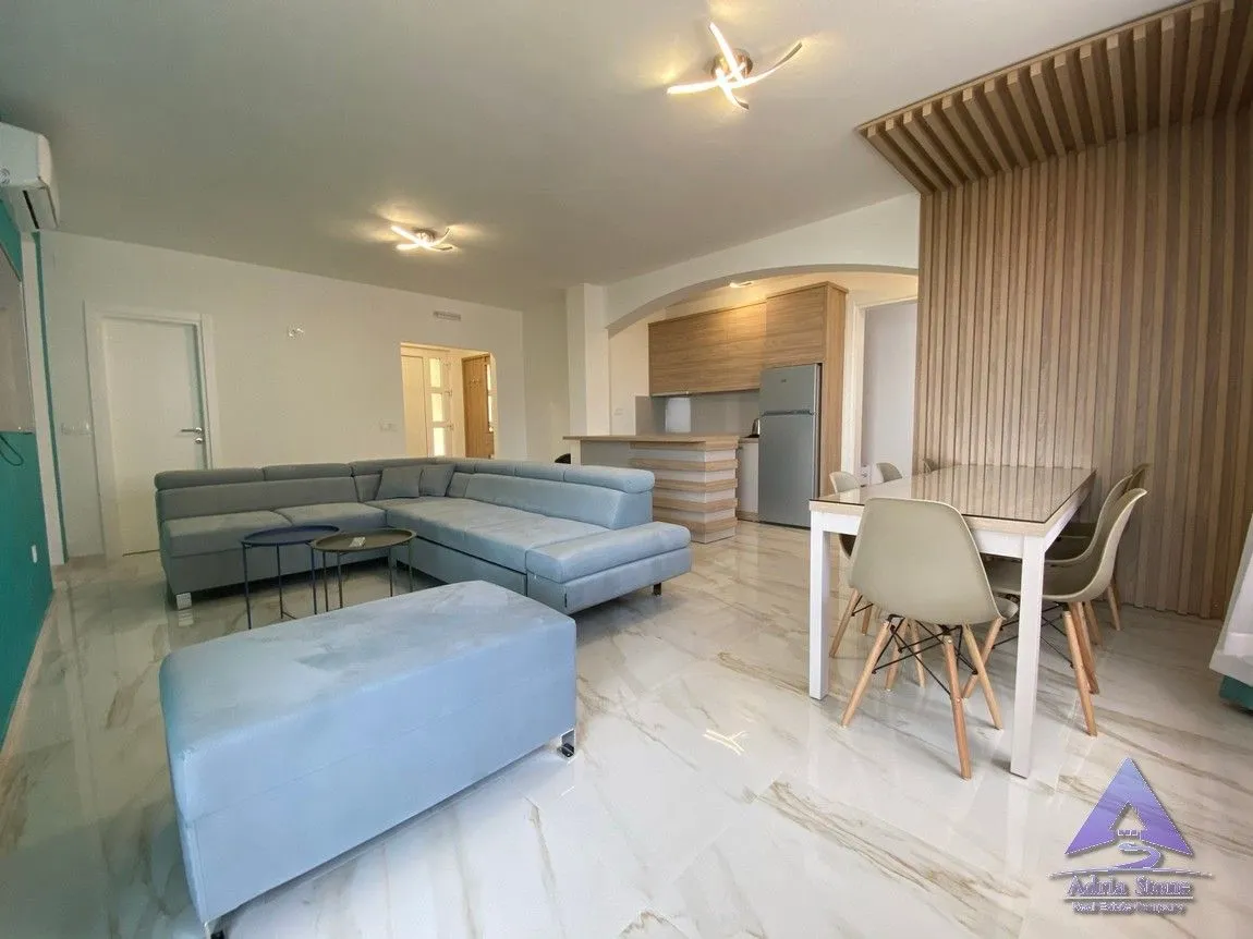 Rent, three bedroom apartment, 115m², Bečići, Budva