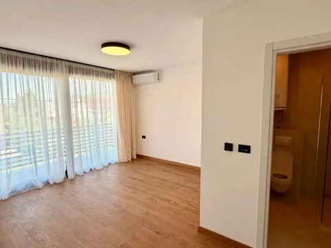 Rent, house, 225m², Gornja Gorica, Podgorica - image 10