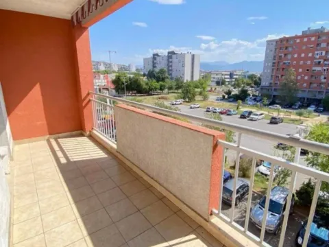 Izdavanje, dvosoban stan, 100m², City Kvart, Podgorica - image 3