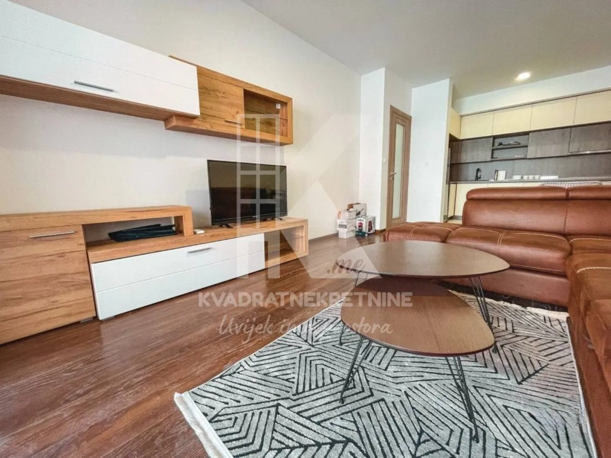 Izdavanje, jednosoban stan, 53m², Master Kvart, Podgorica