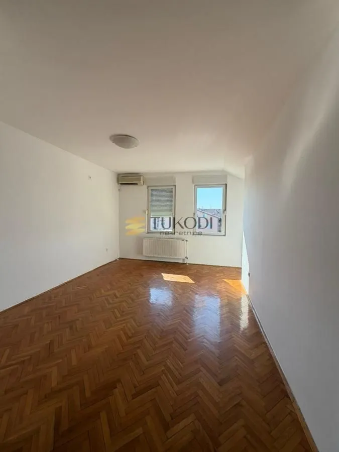 Sale, four bedroom apartment, 120m², Stari grad, Novi Sad