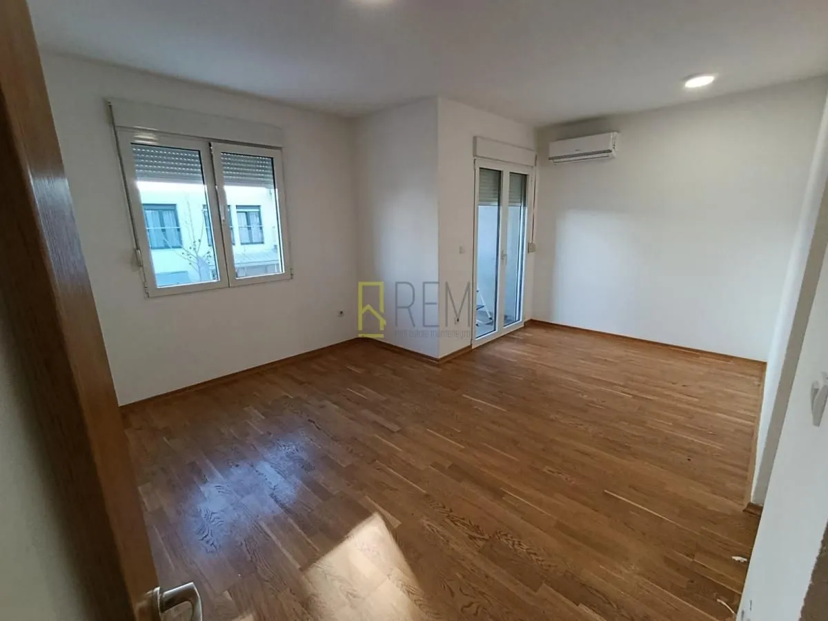 Prodaja, jednosoban stan, 43m², Blok 9, Podgorica