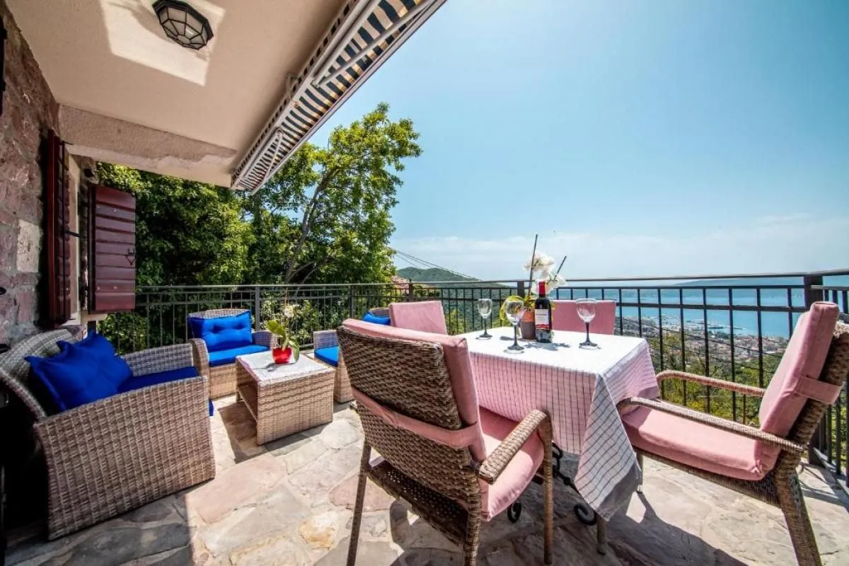 Rent, house, 120m², Gornja Lastva, Tivat