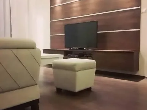 Izdavanje, dvosoban stan, 80m2, Kotor Izdavanje, dvosoban stan, 80m2, Kotor