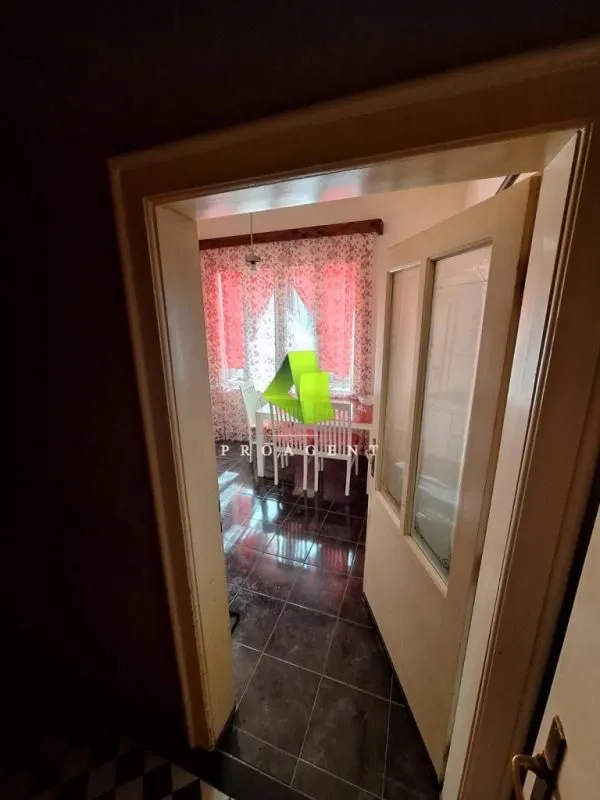 Rent, office space, 70m², Pantelej, Niš