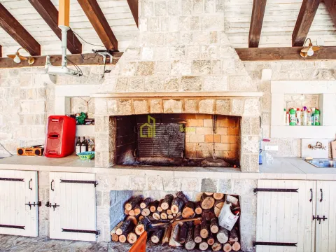 Prodaja, kuća, 285m², Cetinje, Crna Gora - image 4