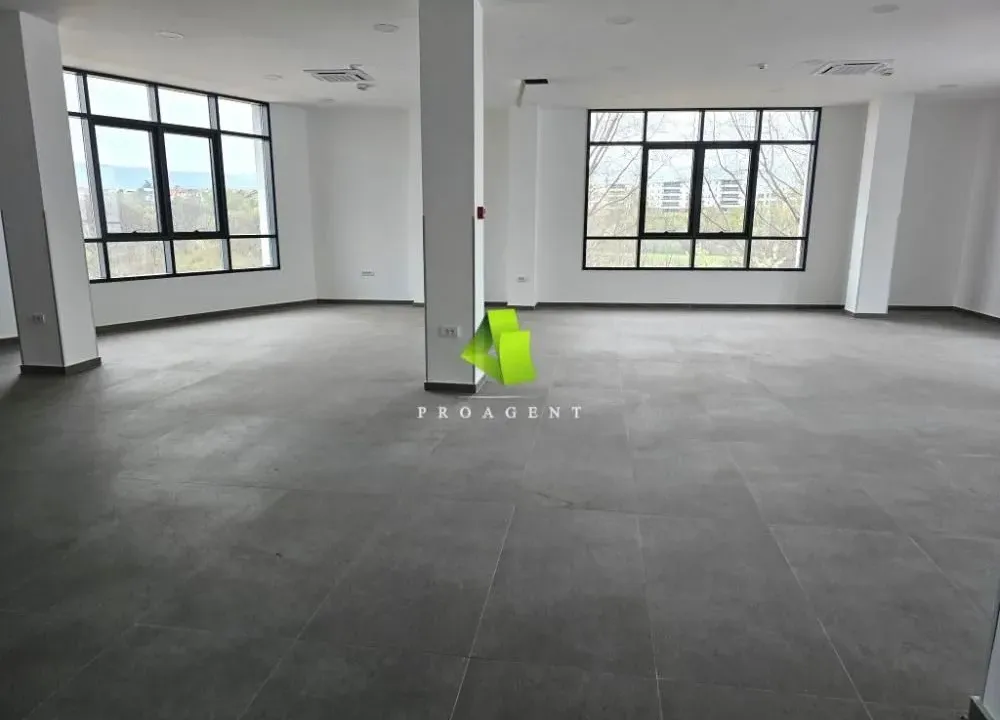 Rent, office space, 700m², Medijana, Niš