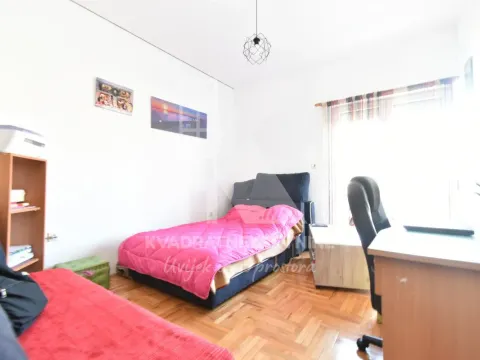 Izdavanje, kuća, 500m², Tološi, Podgorica - image 9