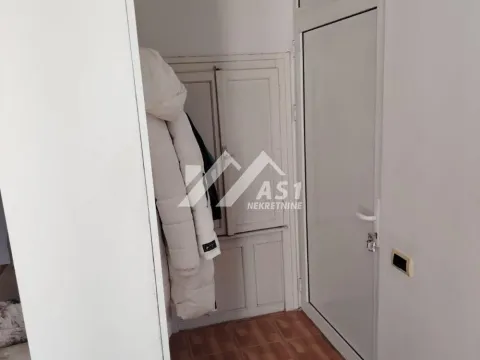 Izdavanje, četvorosoban stan, 94m², Stari grad, Novi Sad - image 7