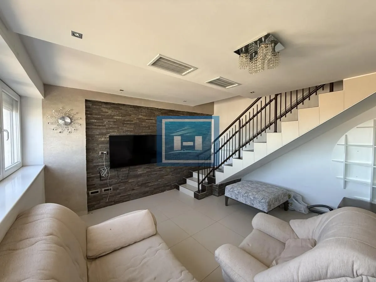 Prodaja, trosoban stan, 105m², Centar, Jagodina
