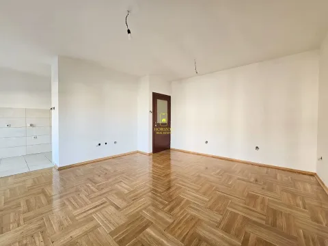 Prodaja, dvosoban stan, 73m², Dalmatinska ulica, Podgorica - image 4