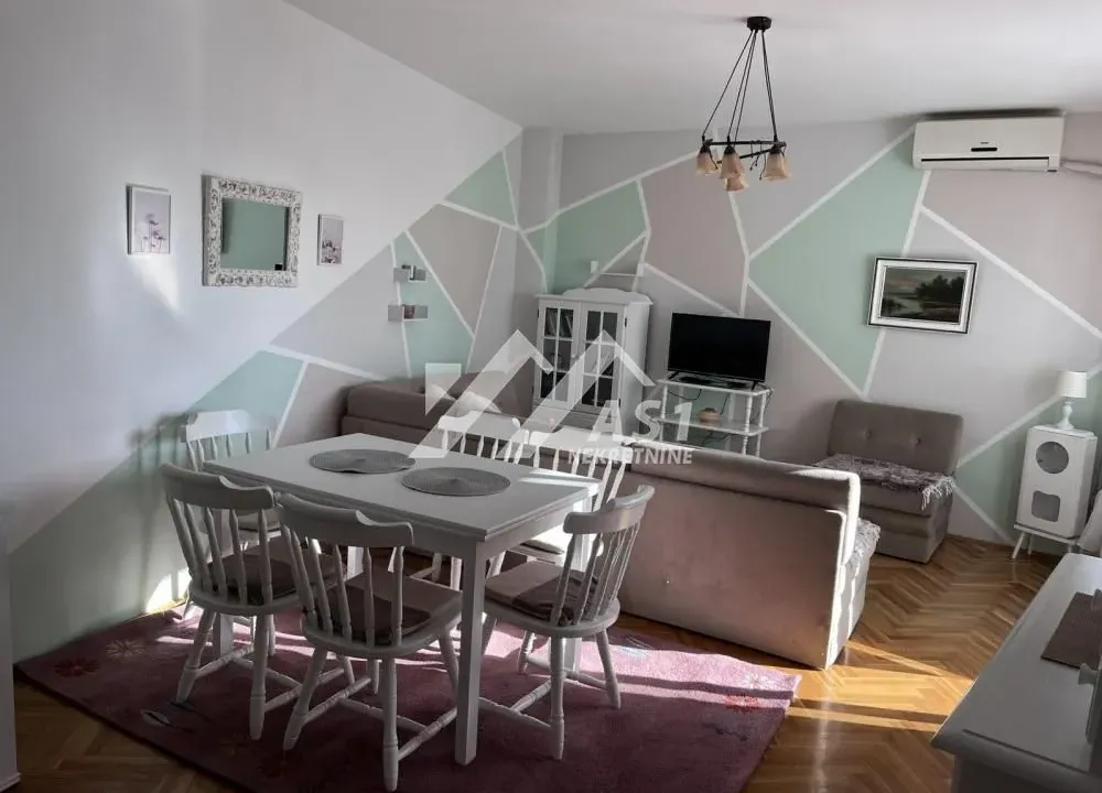 Izdavanje, dvosoban stan, 45m², Bulevar Evrope, Novi Sad Sve Podlokacije