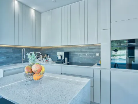 Izdavanje, kuća, 749m², Crvena Glavica, Budva - image 12