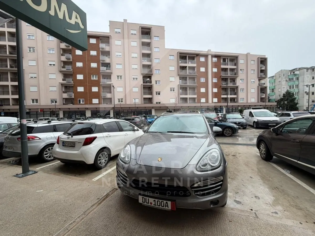 Prodaja, poslovni prostor, 100m², Stari Aerodrom, Podgorica