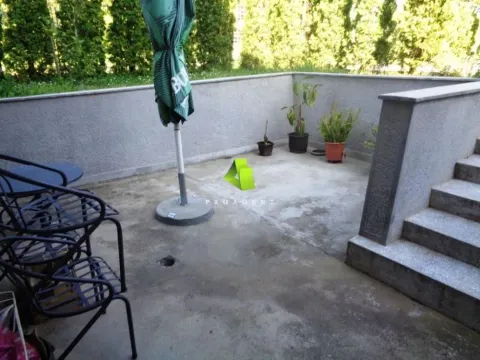 Izdavanje, poslovni prostor, 70m², Ledena Stena, Niš - image 8