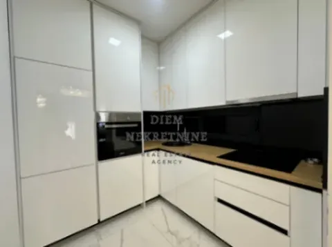 Izdavanje, trosoban stan, 130m², Dalmatinska ulica, Podgorica - image 4