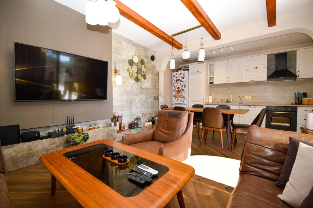 Rent, house, 300m², Zabjelo, Podgorica