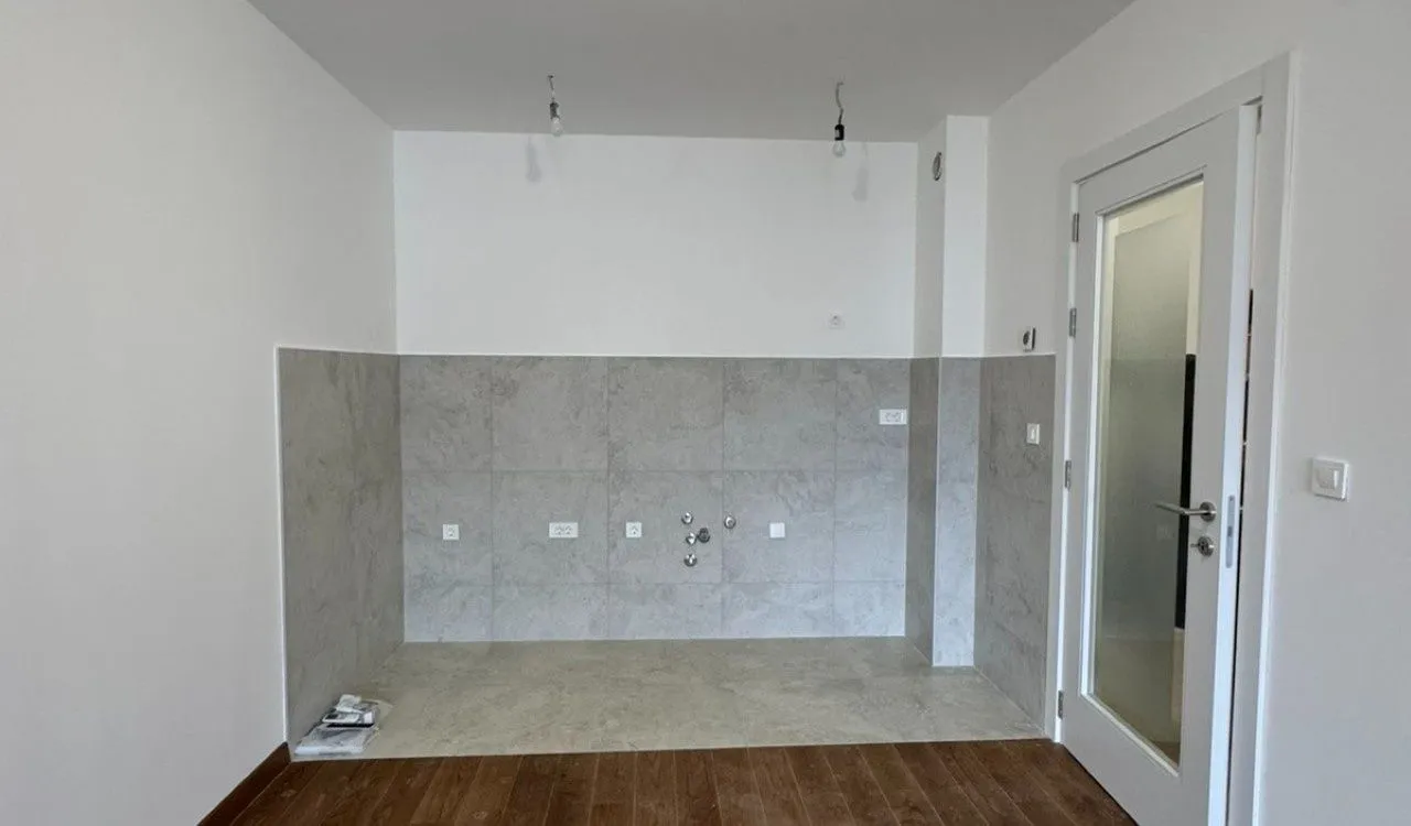 Izdavanje, dvosoban stan, 64m², Podgorica, Crna Gora
