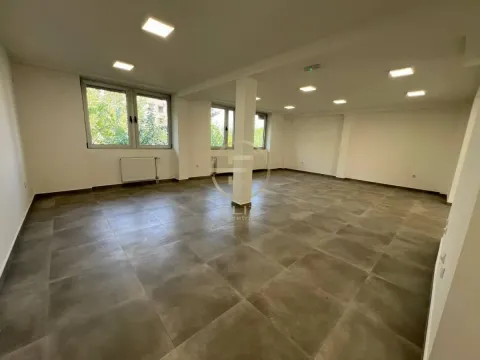 Izdavanje, poslovni prostor, 190m², Bulevar patrijarha Pavla, Novi Sad Sve Podlokacije - image 15