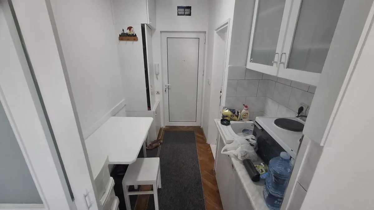 Izdavanje, garsonjera, 20m², Centar, Novi Sad
