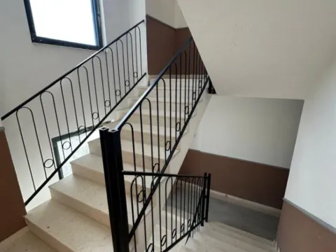 Izdavanje, dvosoban stan, 100m², Zagorič, Podgorica - image 6