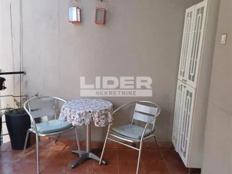 Rent, four bedroom apartment, 100m², Stari Grad, Beograd - image 7