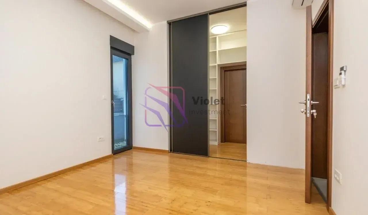 Izdavanje, kuća, 160m², Dalmatinska ulica, Podgorica