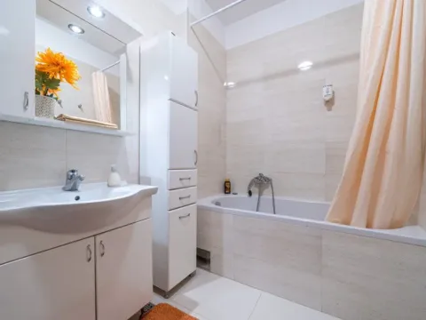 Sale, one bedroom apartment, 75m², Pržno, Budva - image 8