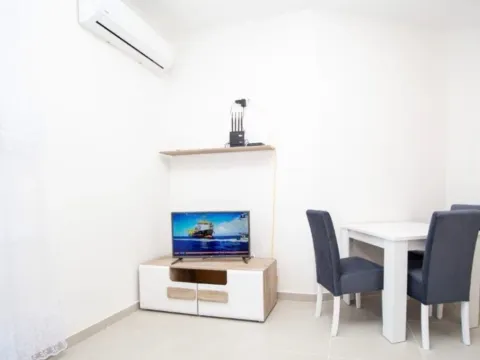 Izdavanje, garsonjera, 35m², Babilonija, Budva - image 6