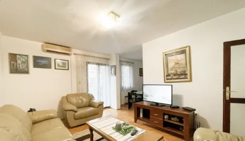Izdavanje, dvosoban stan, 80m², Malo Brdo, Podgorica